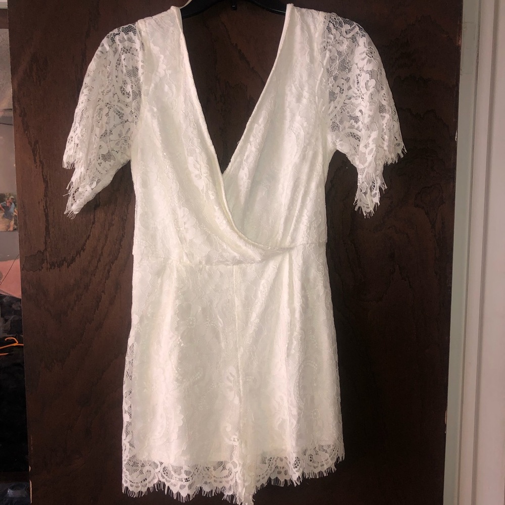 White romper, very comfortable, never worn.